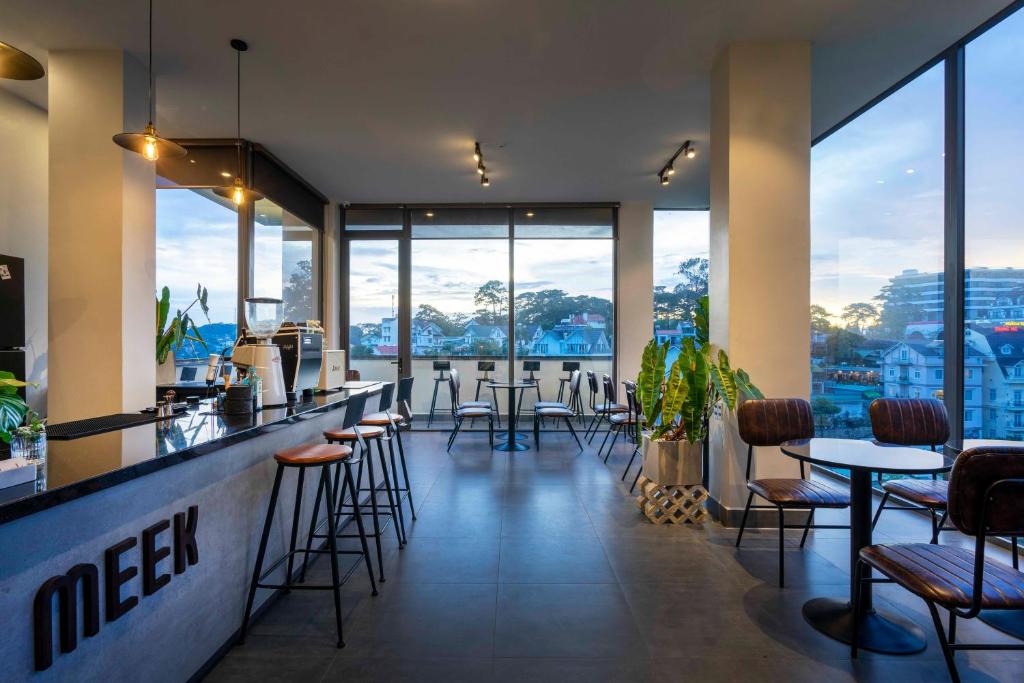 Meek - Home and Coffee