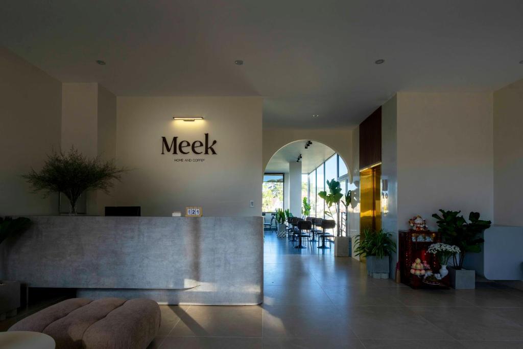 Meek - Home and Coffee