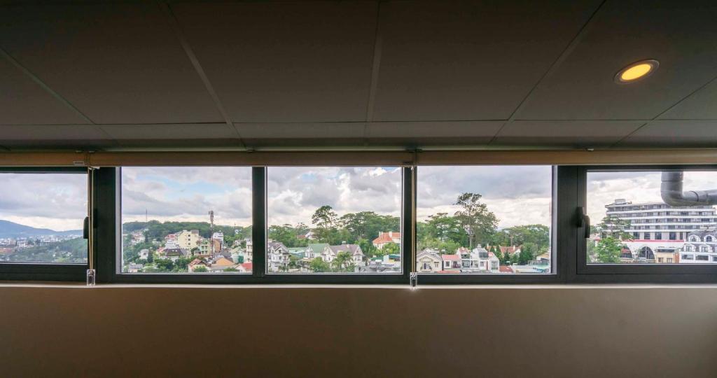 Meek - Home and Coffee