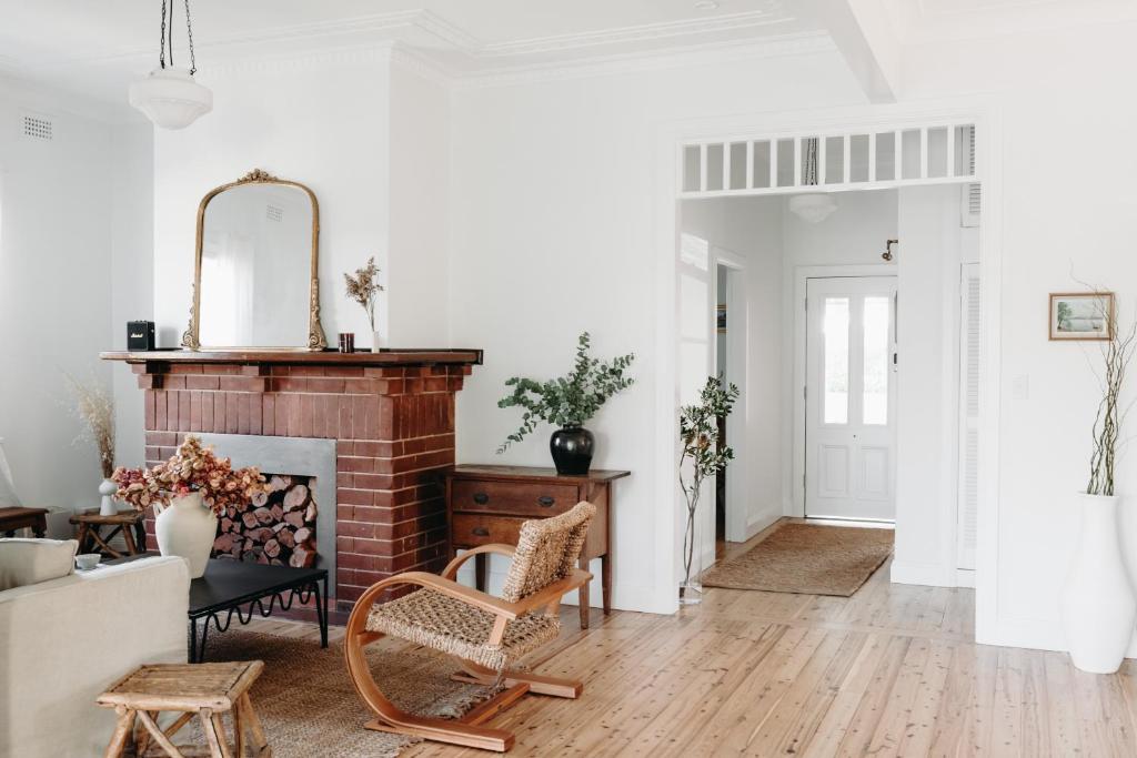 The Settler - Boutique cottage photo 3
