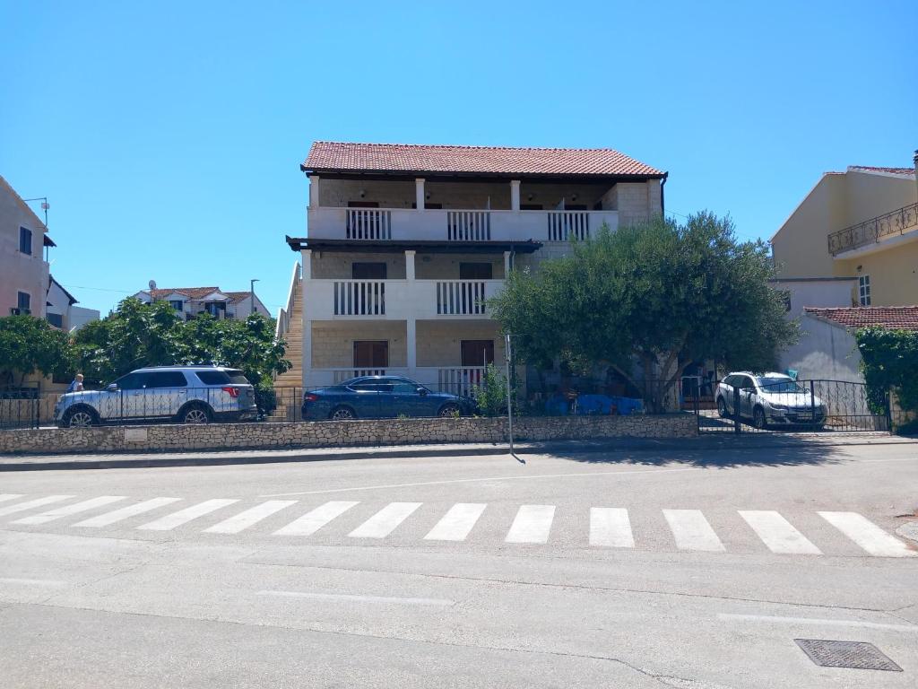 Apartments with a parking space Supetar, Brac - 21110 photo 2