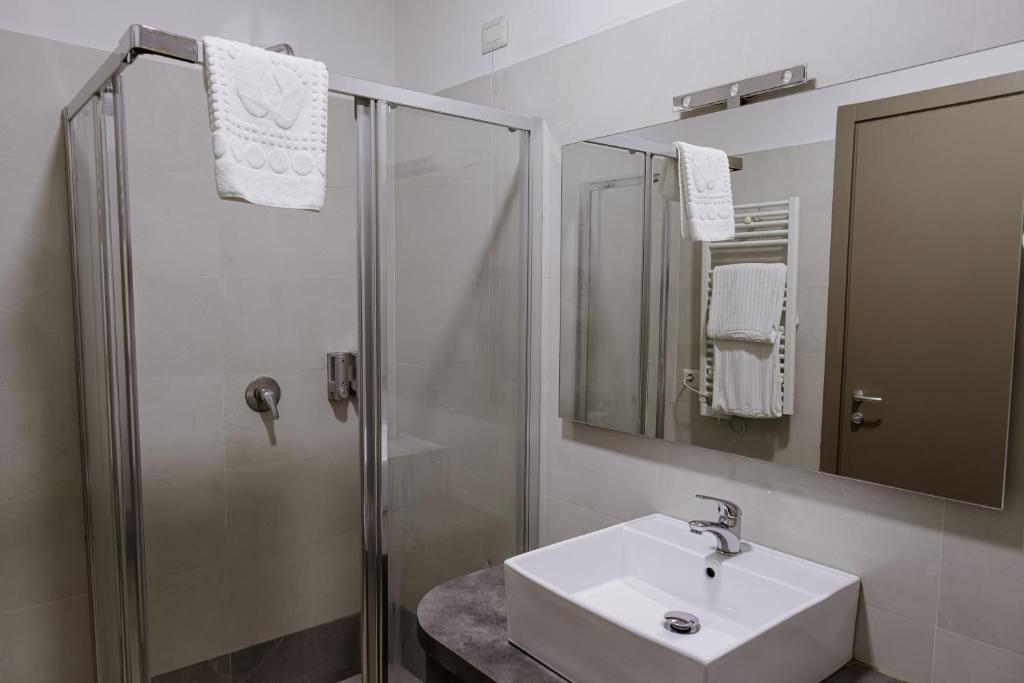 Queen Hotel photo 4