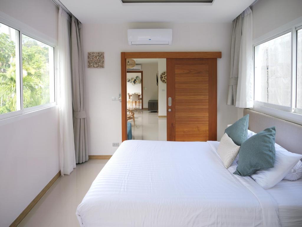 Karon beach apartment & sea view pool photo 4