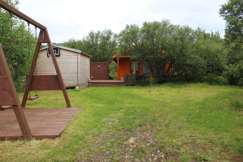 Relaxing and cozy cottage with hot tub photo 2