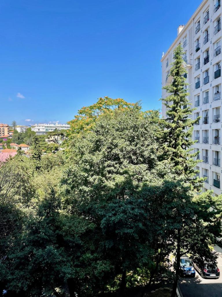 Air-conditioned apartment with garage near the sea photo 1