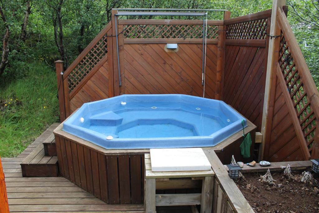 Relaxing and cozy cottage with hot tub photo 4