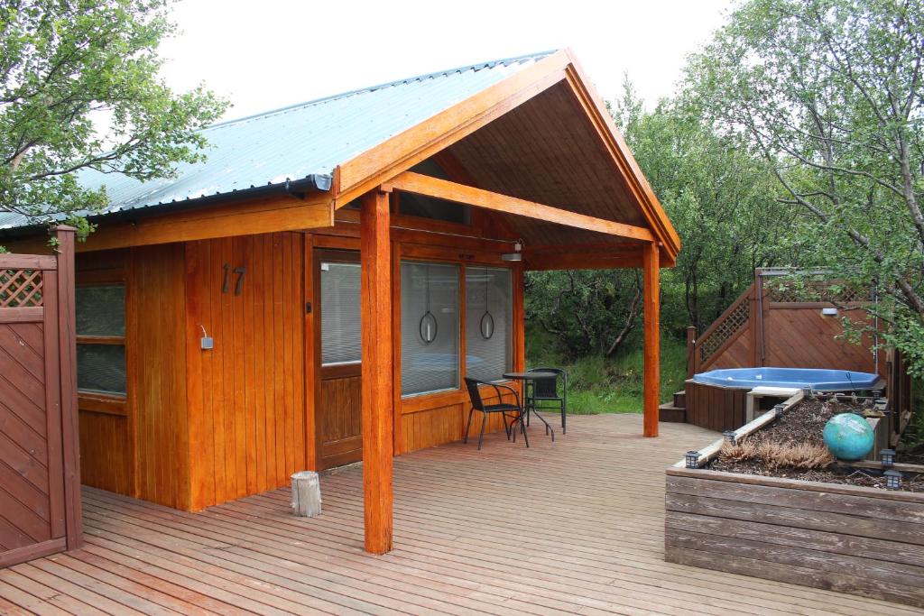 Relaxing and cozy cottage with hot tub photo 1