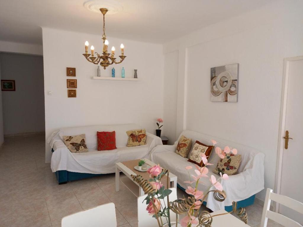 central apartment with large terrace malaga - Tap to explore photos