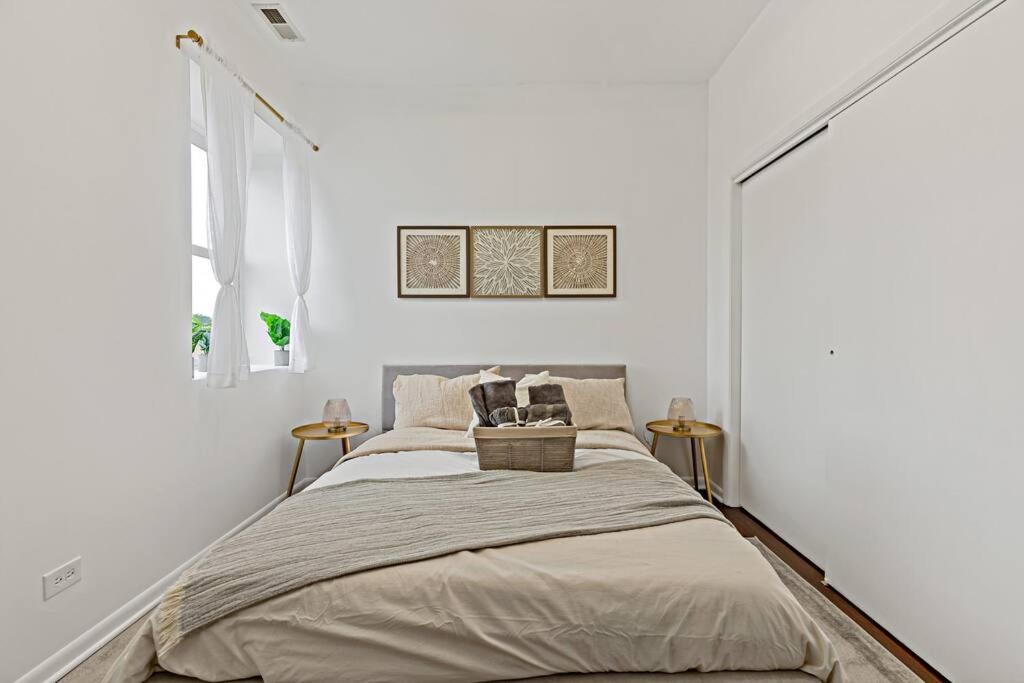 The Penthouse, Lux stay near Downtown, UofC & Lake photo 1