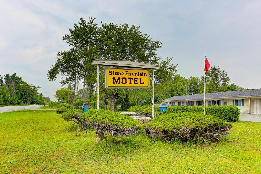 Stone Fountain Motel photo 1