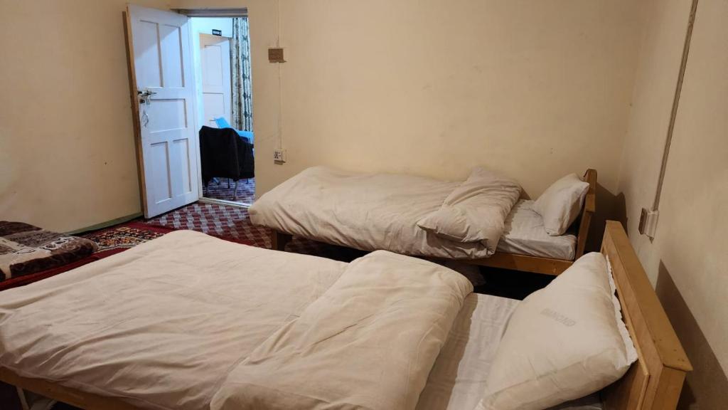 Karakorum Family Guest House Hunza photo 4