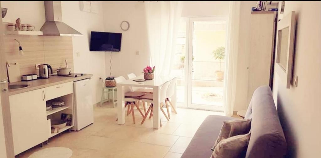 Apartman Alma photo 4
