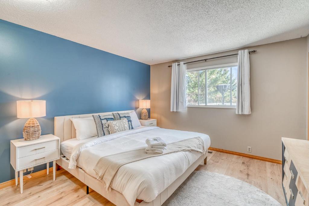 Boho Retreat w/King Bed on Bow River Pathway photo 1