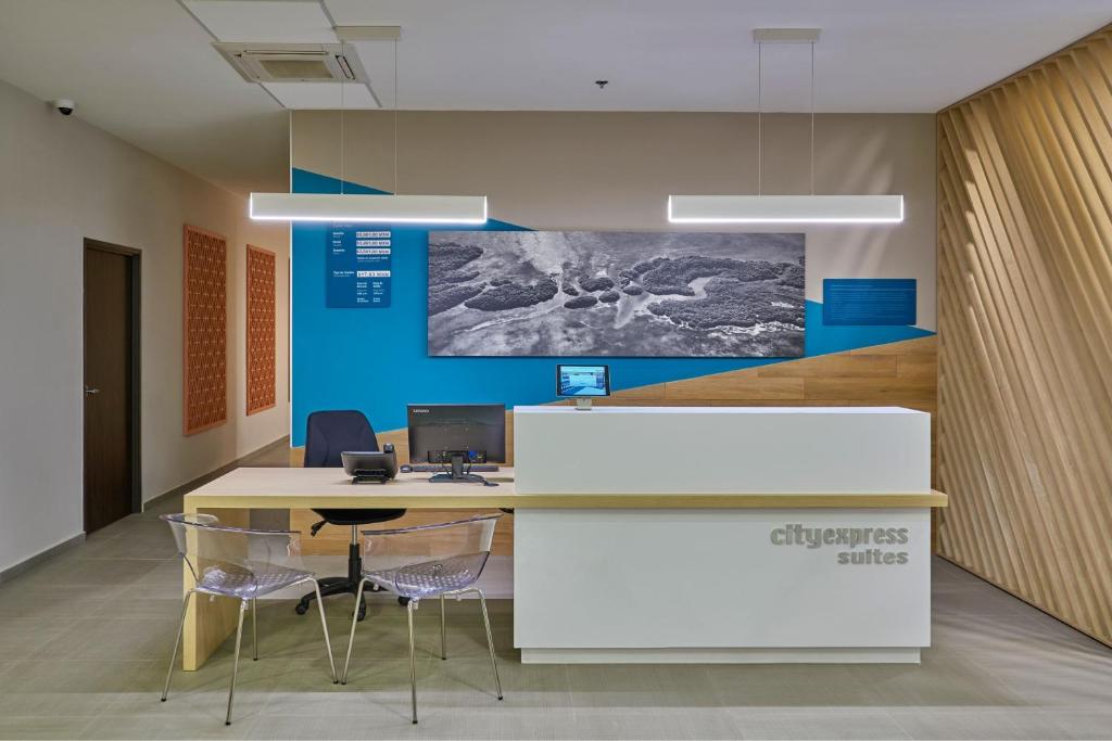 City Express Suites by Marriott Cancún Aeropuerto photo 2
