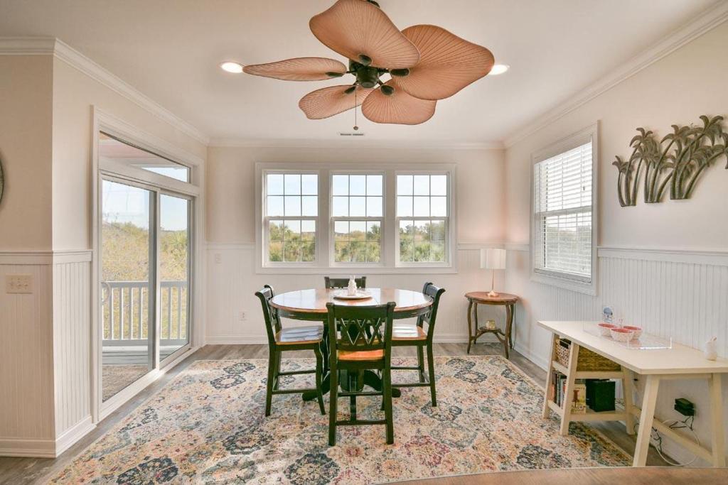 The Pink House Oasis Unwind and Relax in Litchfield By the Sea photo 2