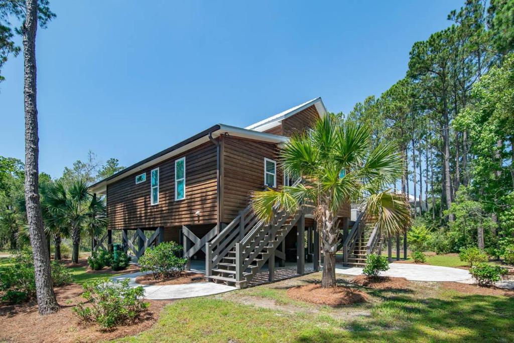 Some About Pawleys A Beautiful Coastal Farmhouse Nestled in Pawley's Island photo 2