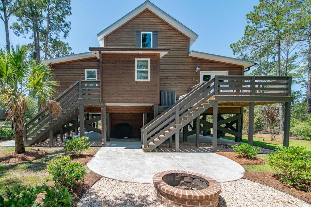 Some About Pawleys A Beautiful Coastal Farmhouse Nestled in Pawley's Island photo 3