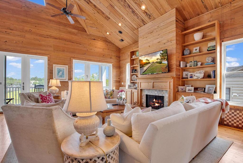 Marsh Madness 5Bedroom Marsh view provides the best of the low country beach lifestyle! photo 1