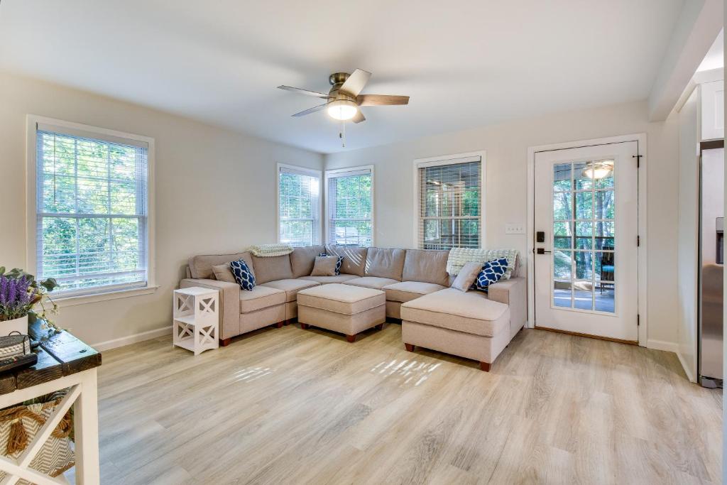 Lake Hartwell Retreat with 2-Tier Dock and Boat Slip! photo 3