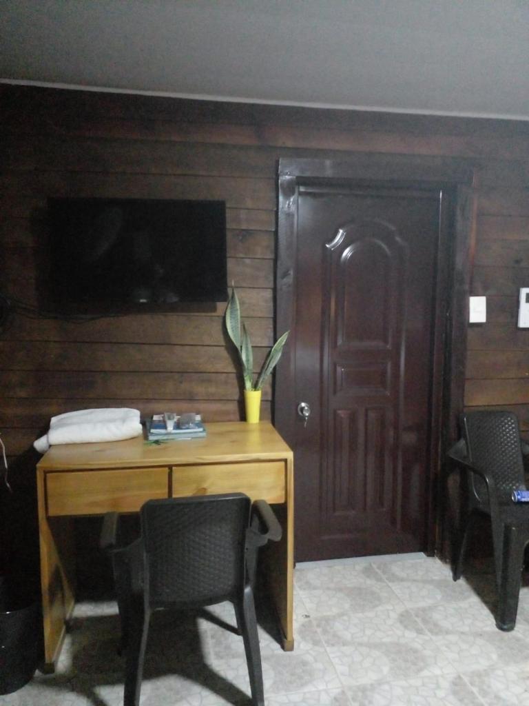 AO EO little wooden house honeymoon suite photo 2