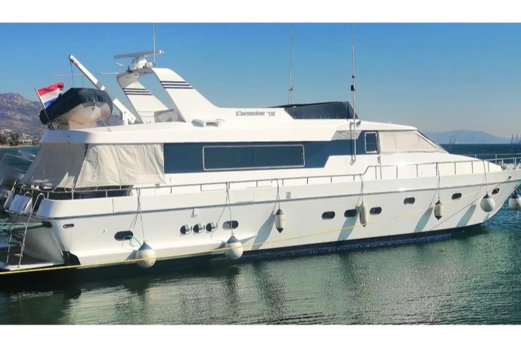 Luxury Vacations, Accommodation