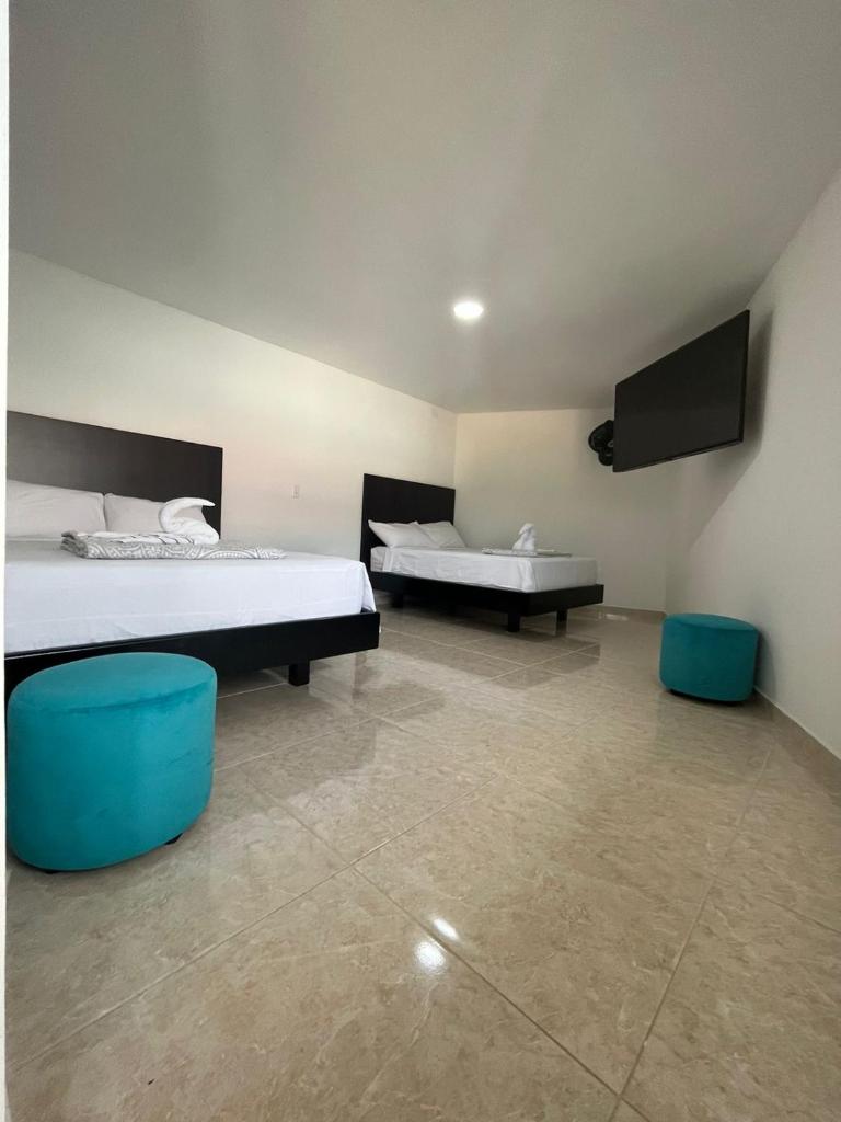 HOTEL SENDERO LAS GACHAS photo 2