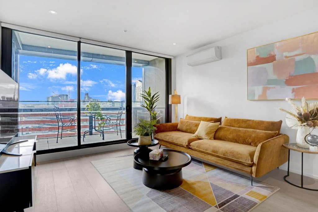 Waterfront 1BR Docklands Apt on Collins St with FreeParking#1402 photo 1