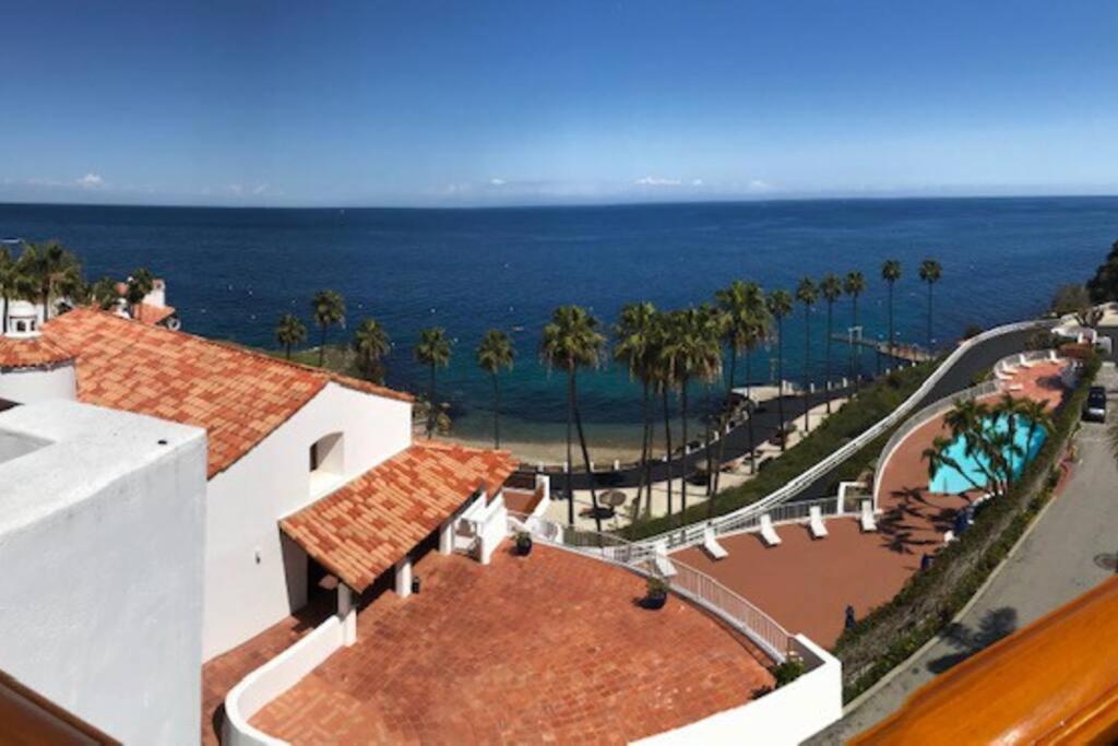 Hamilton Cove Panoramic Ocean View Condo #2/32 photo 1