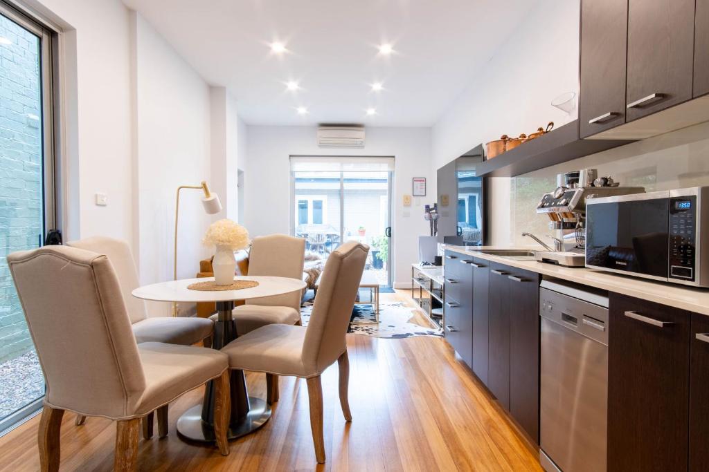 Eggies Nest - Sydney City Apartment photo 4