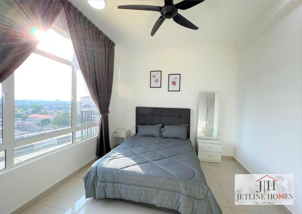 Melaka {Nova8 Suite} City-View/ 4Pax/ WIFI/tv-box, Malacca