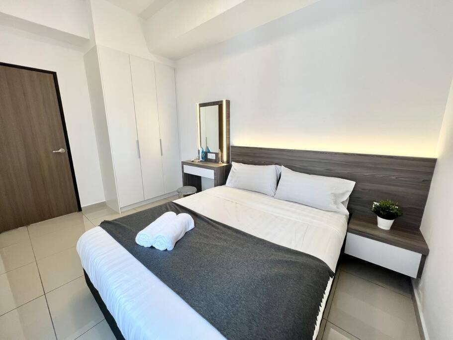 Middle Town Breezy Stay {Novo8} 4pax-Wifi, Malacca