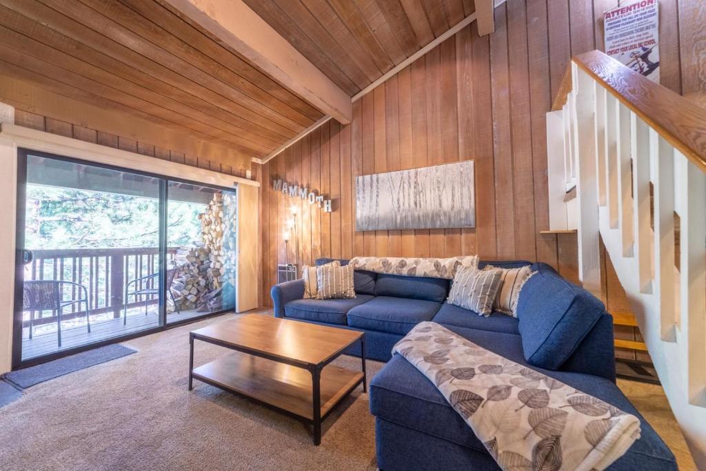 404 - Spacious Summit Condo Walk to Eagle Lodge photo 1