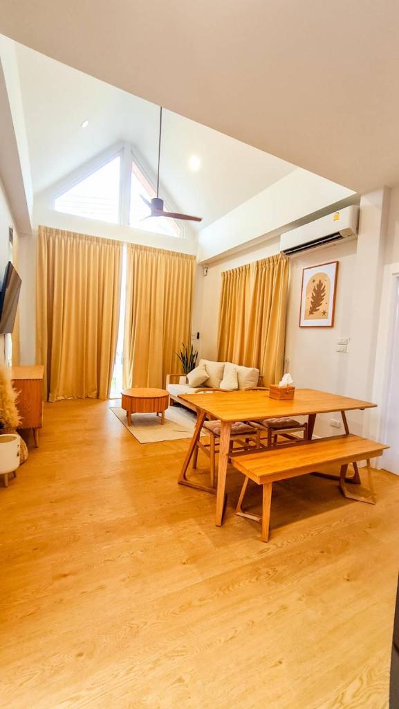 child shill pool villa