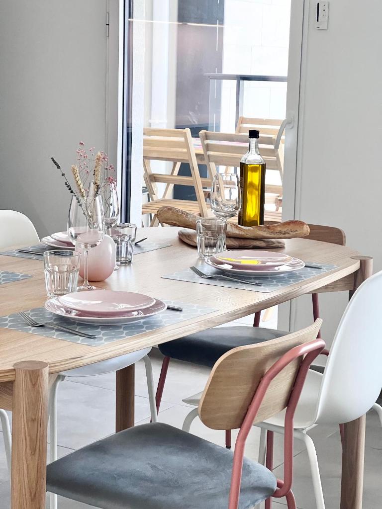 Stunning waterfront apartment photo 2
