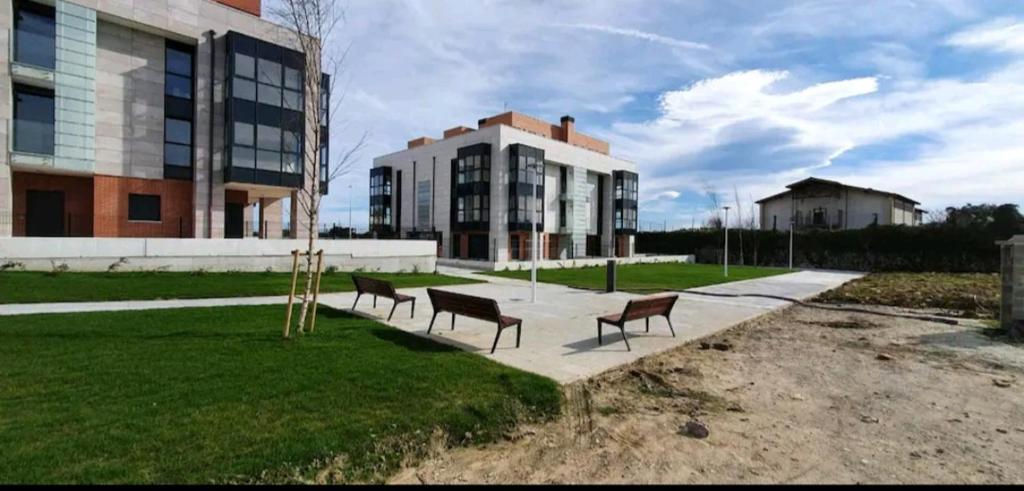 apartamento con jardín privado a 300 metros de la playa photo 1