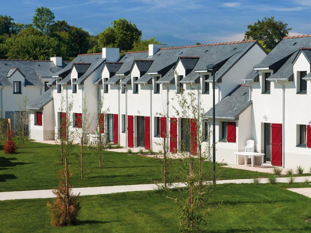 Pleasant Holiday Home in Quéven with Terrace photo 1