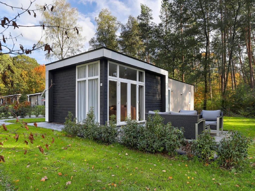 Modern holiday home located in a quiet spot at the edge of the forest photo 2