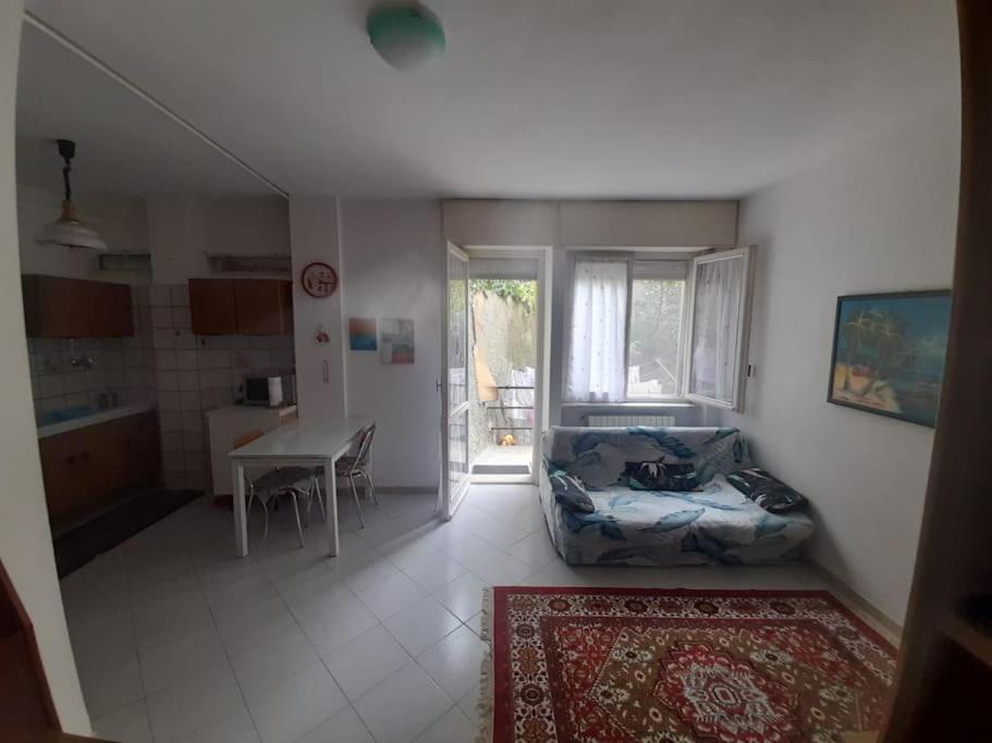 varazze trilocale con giardino