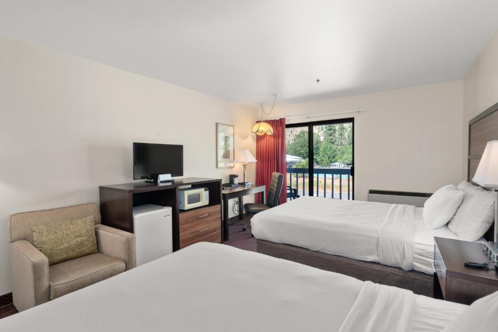 Wedge Mountain Inn image