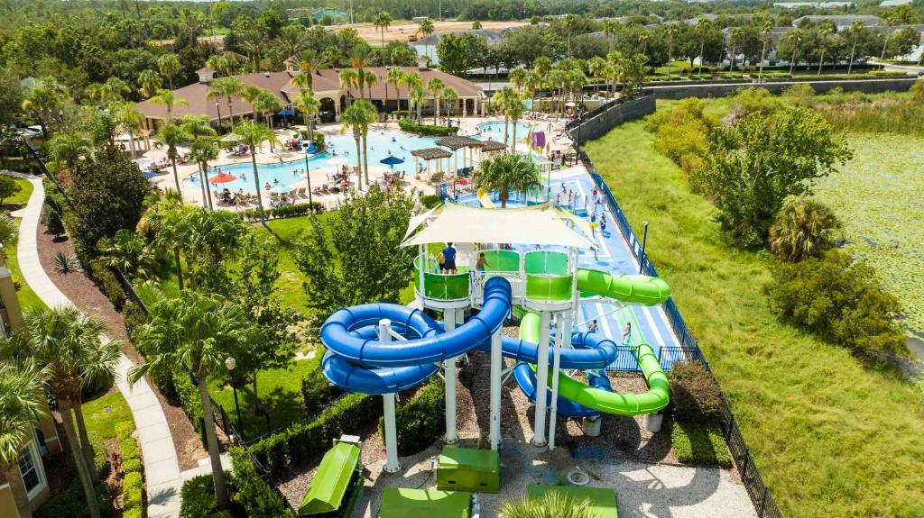 Enchanting Condo - 2 Miles to Disney - 203 image