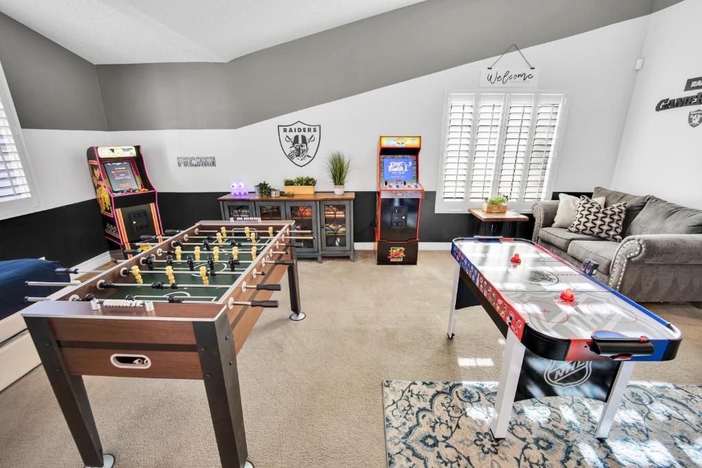 Sports Themed--Automated King Bed--Family Friendly--5 miles to Strip image