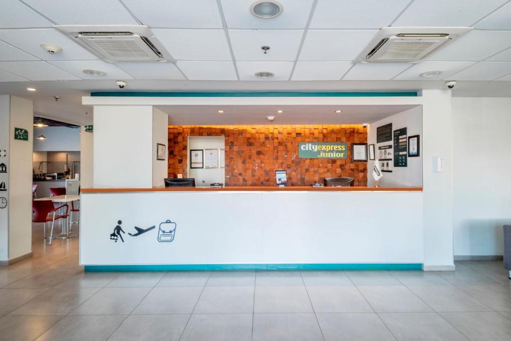 City Express Junior by Marriott Ciudad del Carmen photo 2