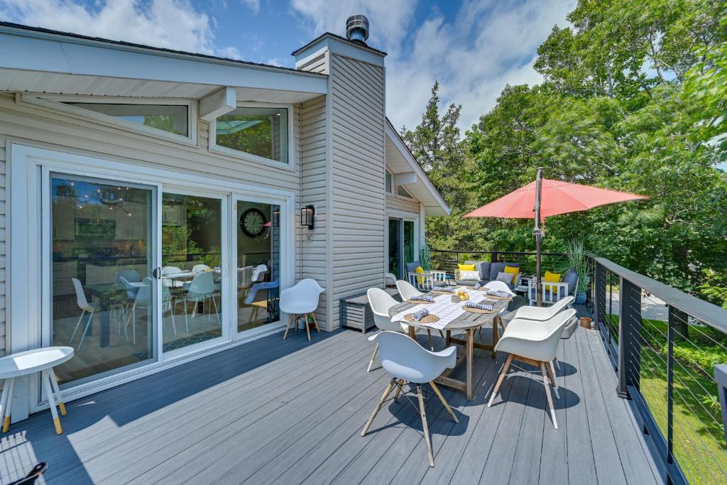 Alluring Hampton Bays Hideaway Less Than 2 Mi to Beach! photo 1