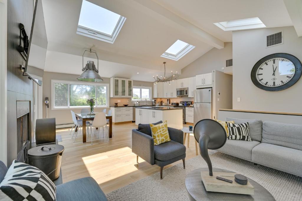 Alluring Hampton Bays Hideaway Less Than 2 Mi to Beach! photo 4