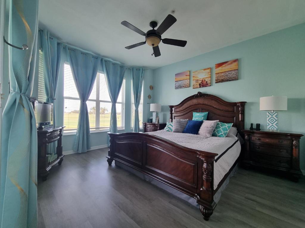 Stunning 2-Bedroom plus Den Condo in Greenlinks Resort image