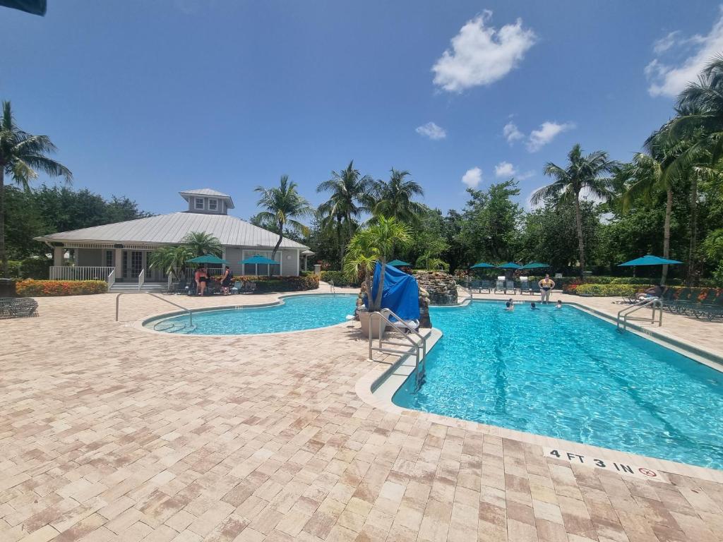 Greenlinks 923 at Lely Resort - Luxury 2 Bedrooms & Den Condo photo 1