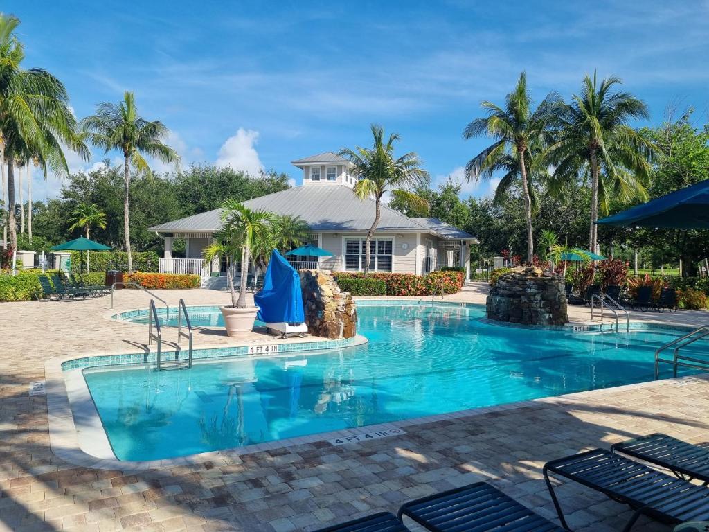 Greenlinks 923 at Lely Resort - Luxury 2 Bedrooms & Den Condo photo 2