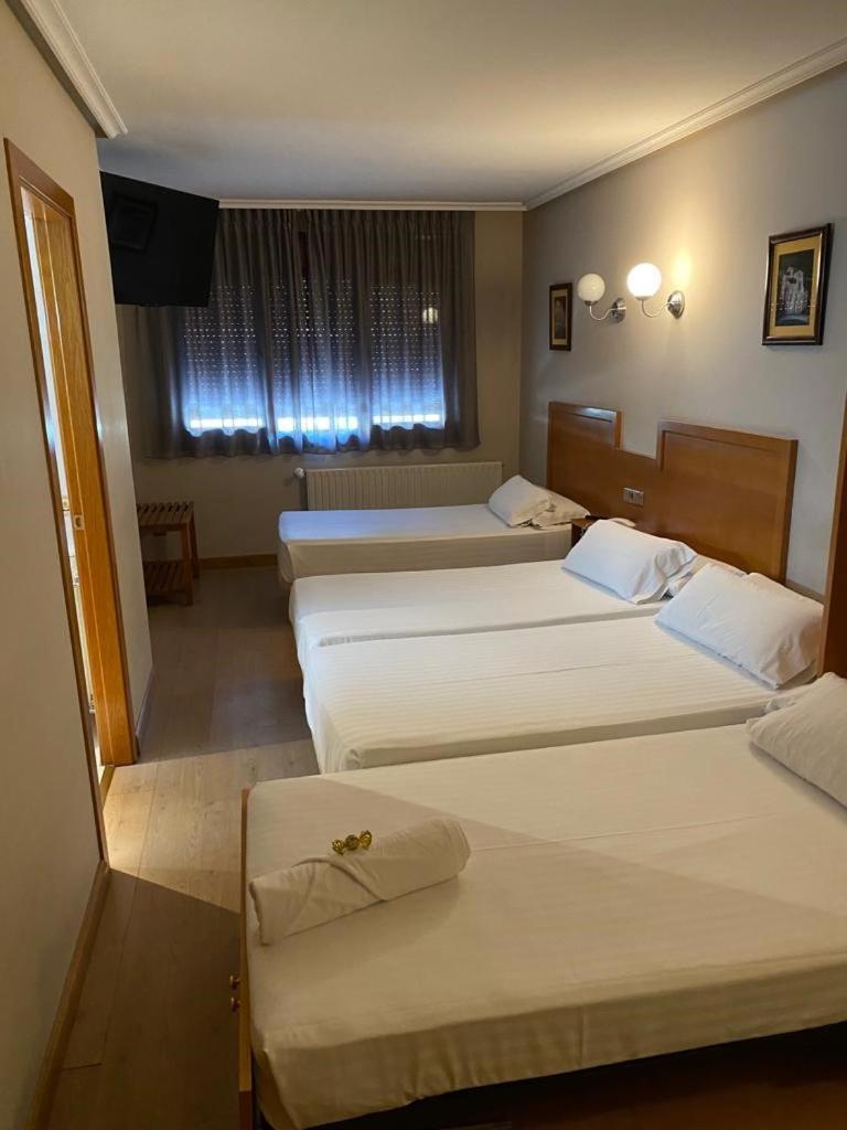 Hotel Carbayon - Tap to explore photos
