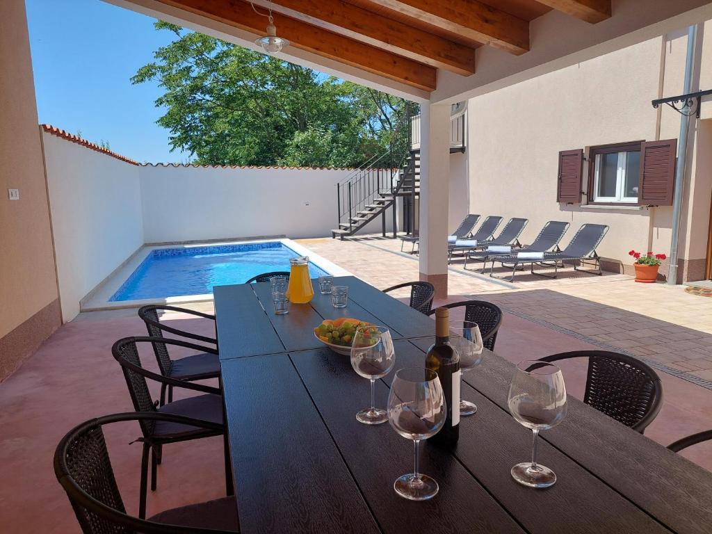 Holiday House Teza photo 2