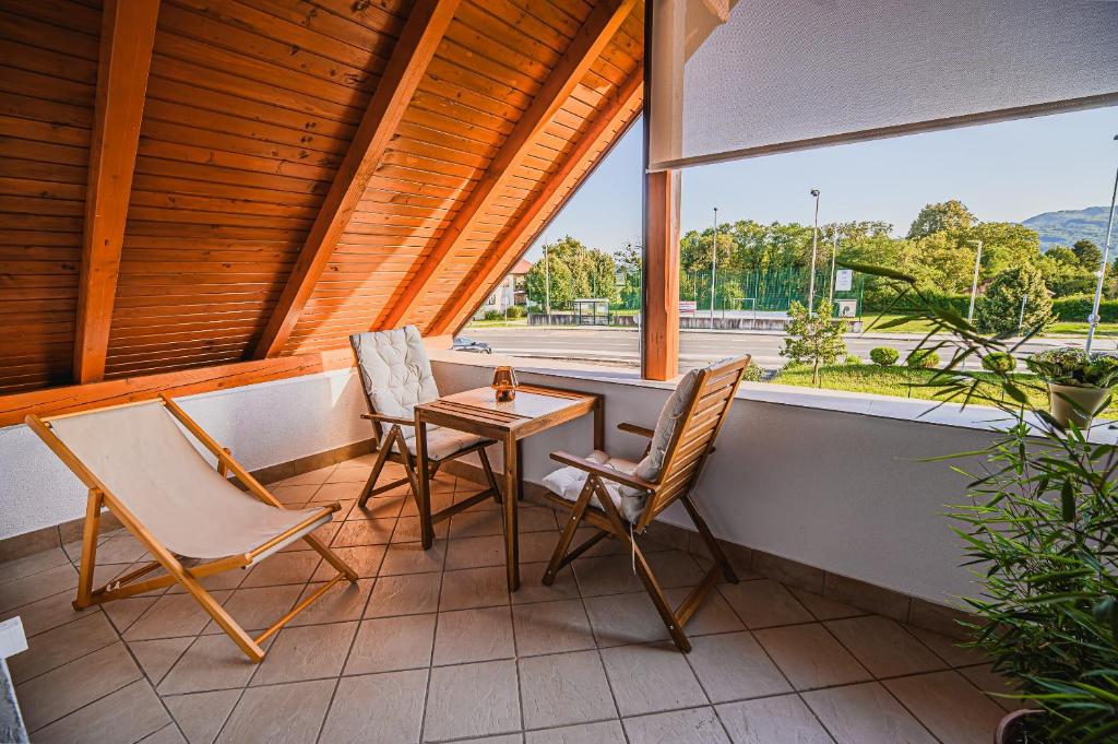 Apartments Zora with Terrace near Terme Paradiso photo 2